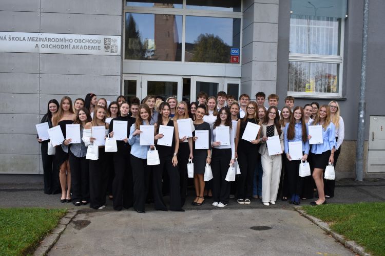 ED26 diplomy venku